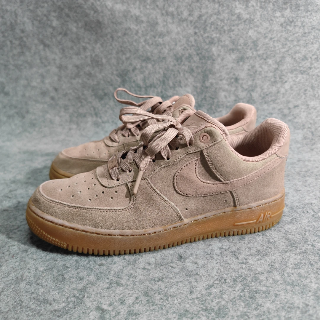 95新 NIKE/耐克 【41码】正品 af1 脏粉 麂皮 公价四千 秒价，无原盒