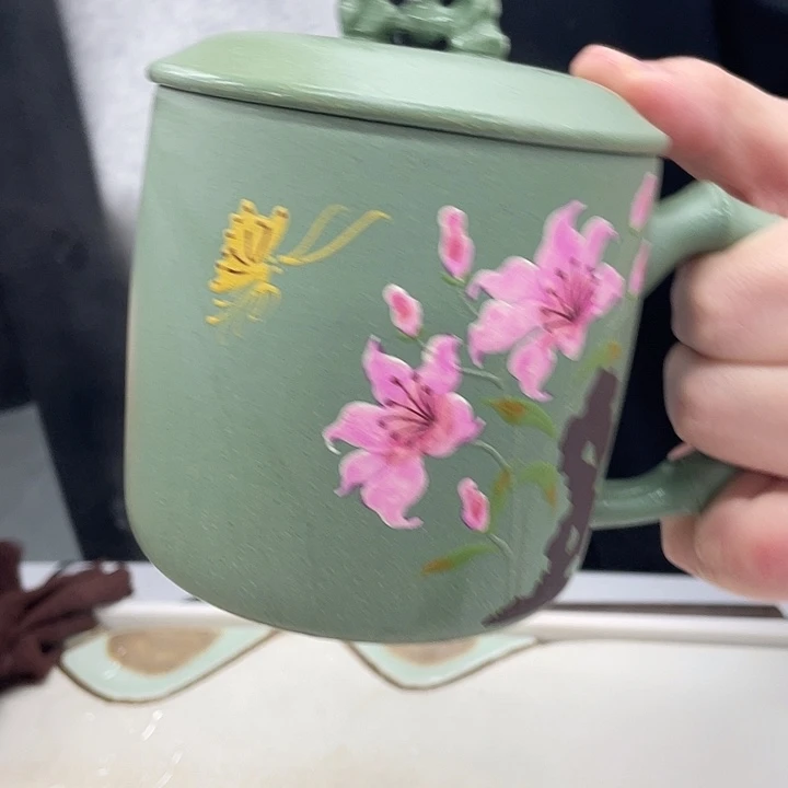 茶杯紫砂豆青砂太湖石蝶恋花盖杯