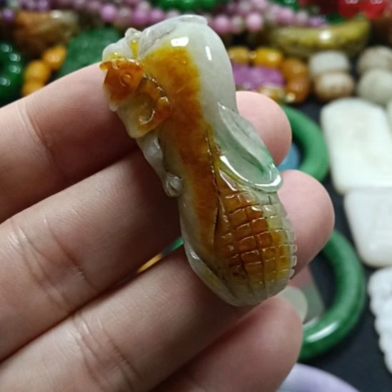 翡翠未镶嵌挂件翡翠