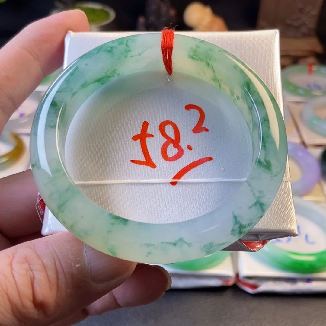 翡翠未镶嵌手镯31冰飘绿花