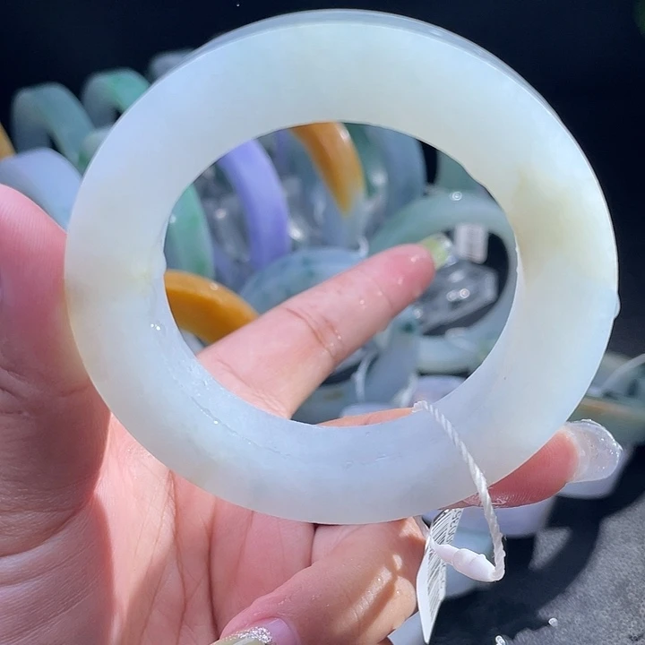未镶嵌翡翠手镯定制翡翠
