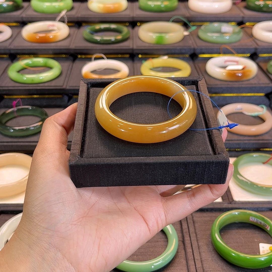 和田玉未镶嵌手镯全糖