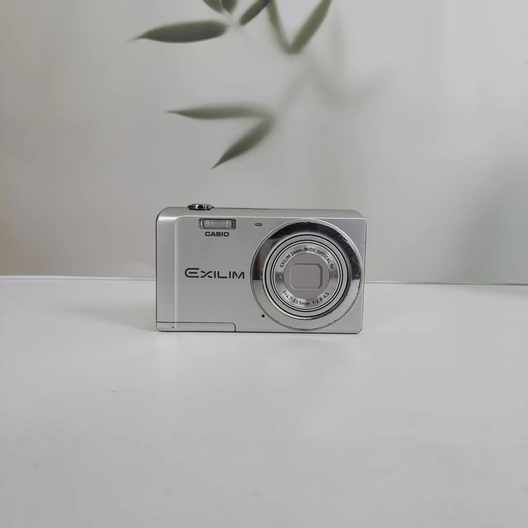 9新 Casio/卡西欧 zs5银色 ccd相机日版 1400万像素5倍光学变焦