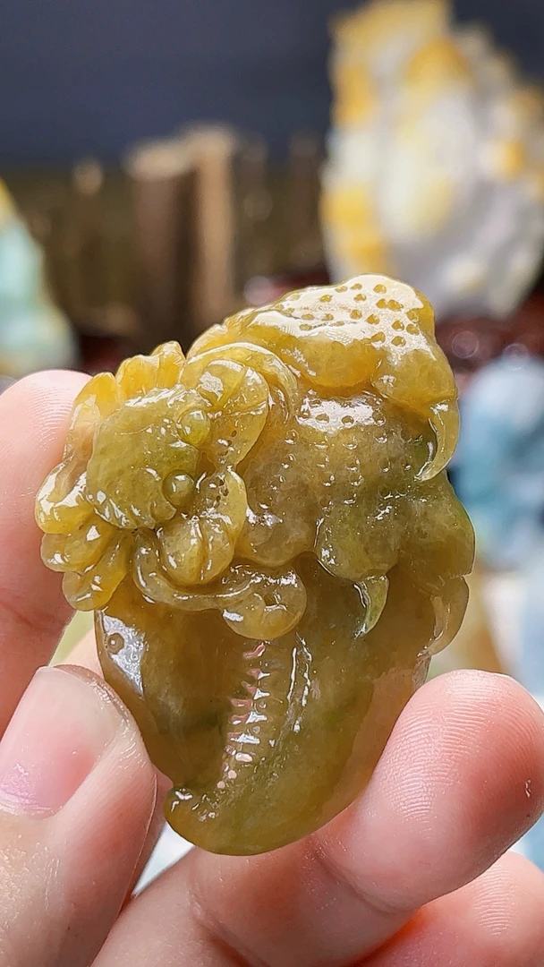 天然缅甸翡翠油黄翡蟹钳毛货买断需抛光尺寸高52宽37厚11