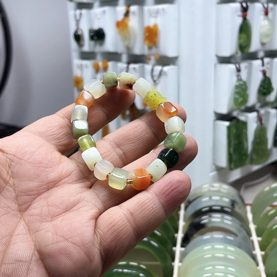 合金蛇纹石玉颈饰