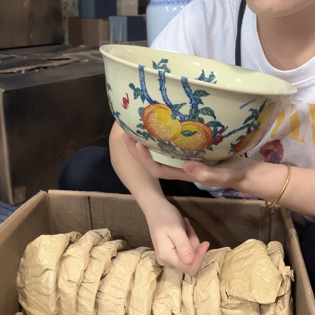 摆件////景德镇陶瓷器。黄。