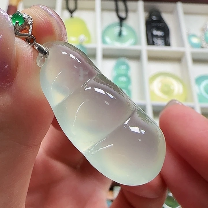 岫玉银S925镶嵌颈饰豆子