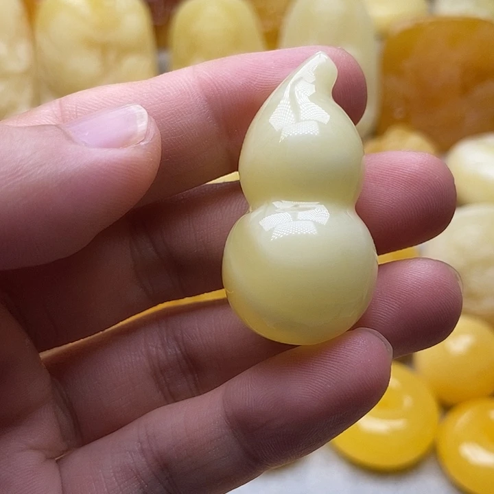 琥珀颈饰未镶嵌琥珀蜜蜡吊坠