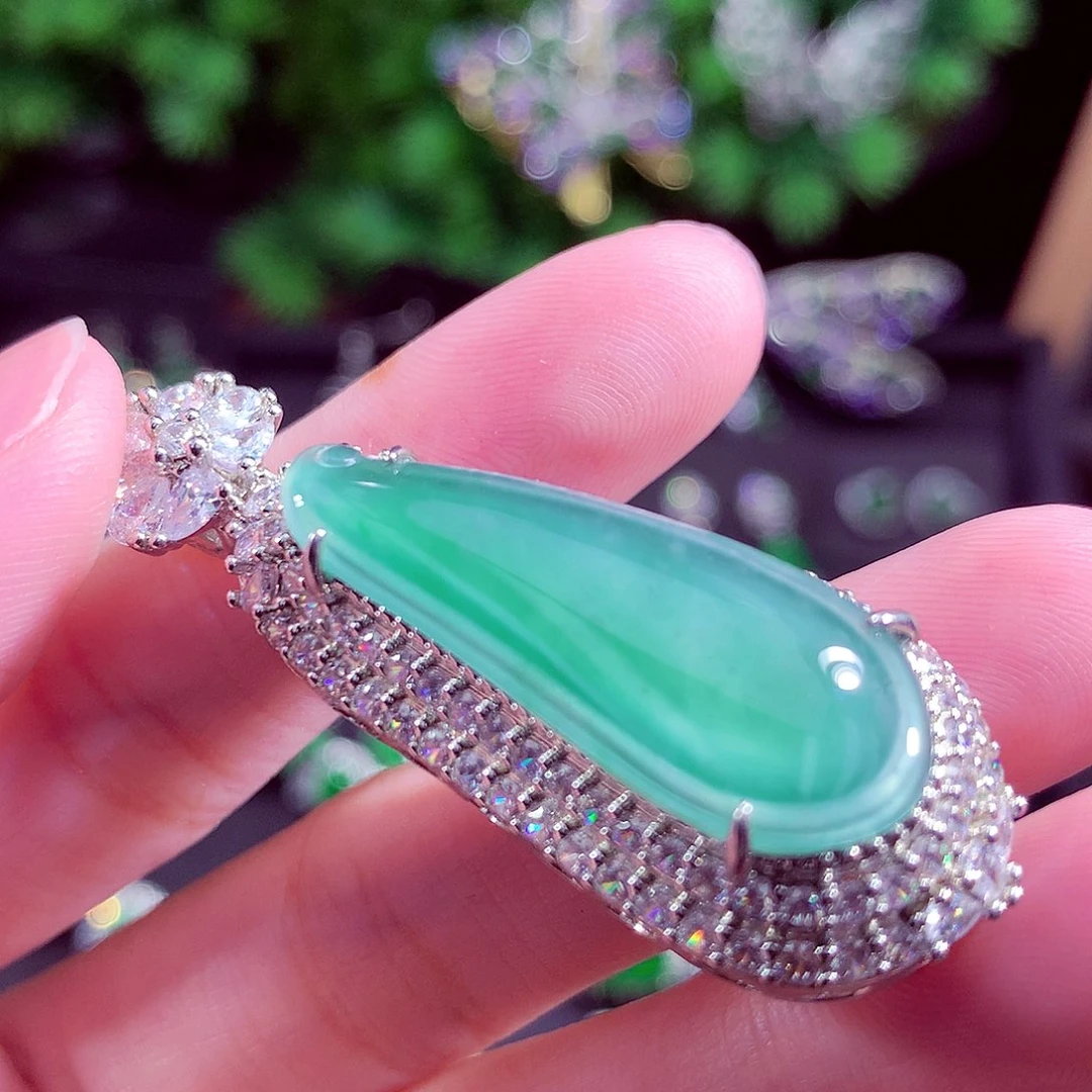 颈饰未镶嵌翡翠天然