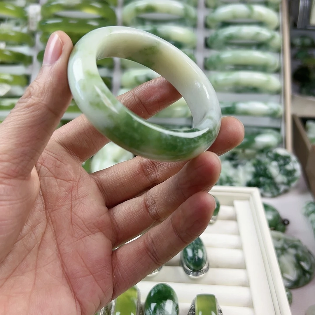 蛇纹石玉未镶嵌手镯