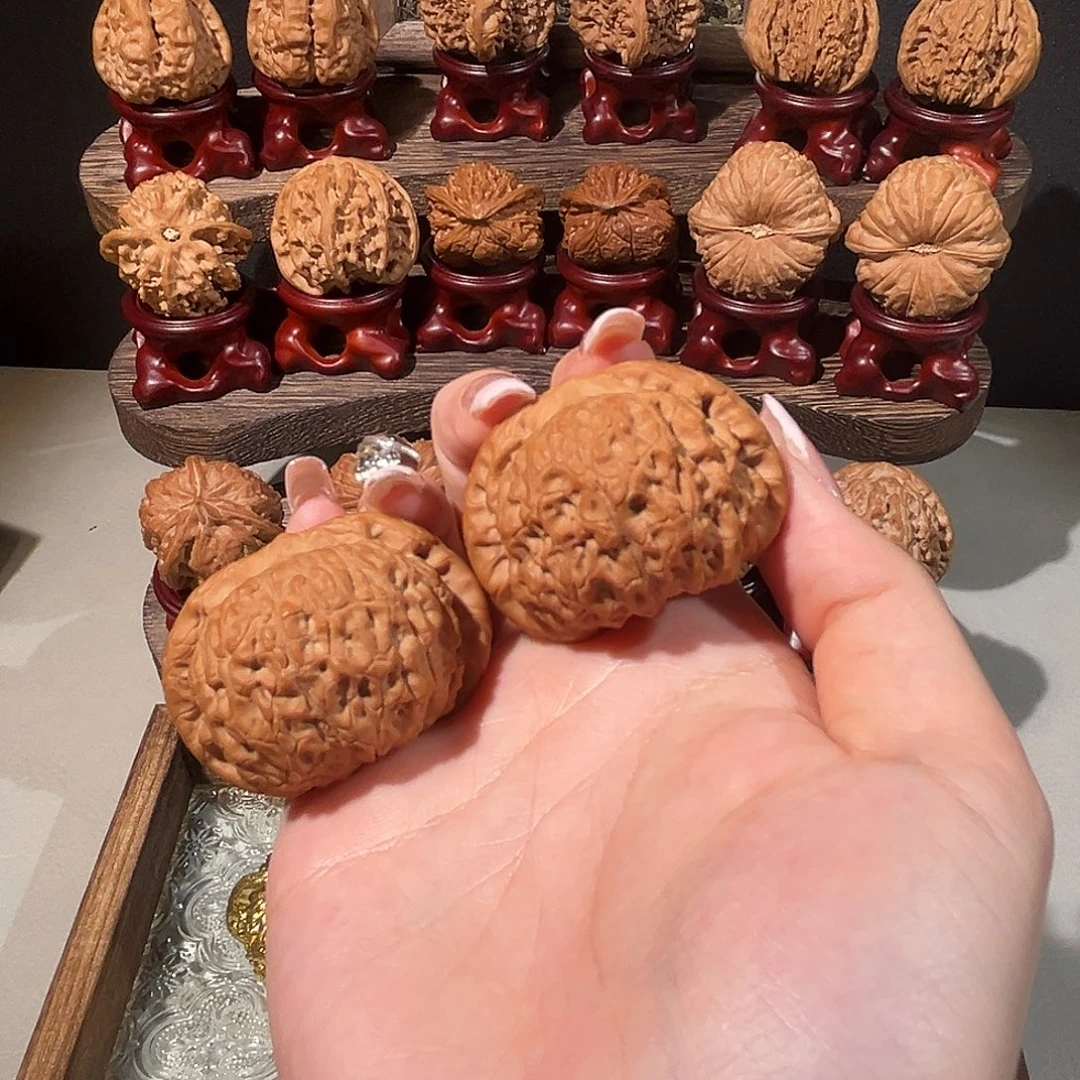 文玩核桃把件血麒麟