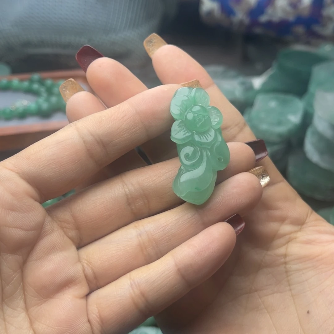 石英质玉颈饰未镶嵌