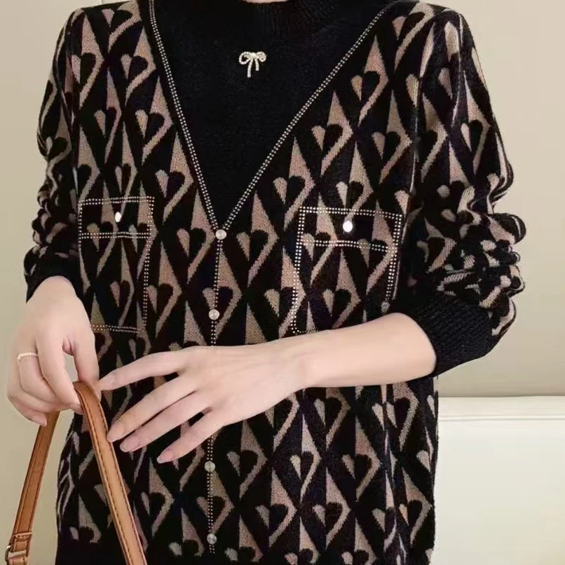 8号咖双色心毛衫