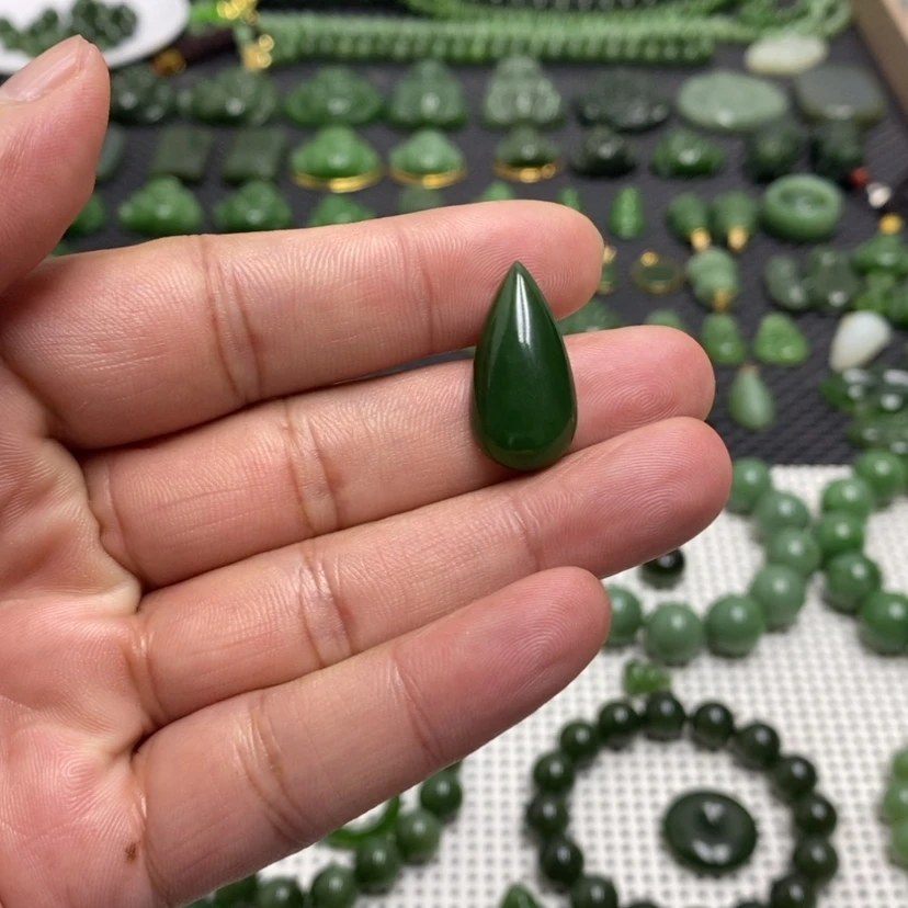 【闪购商品】和田玉（碧玉）颈饰未镶嵌你****