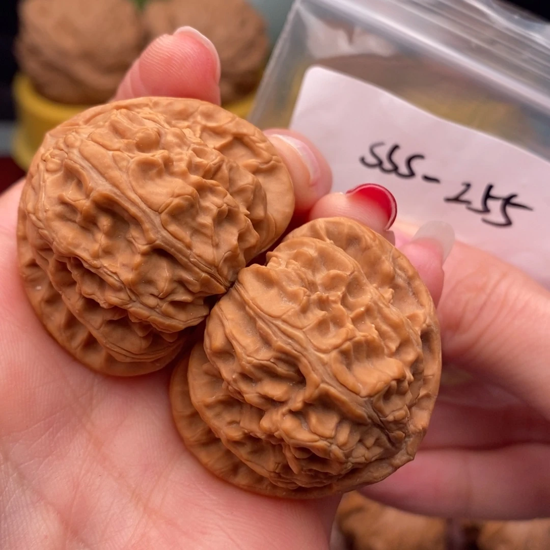 桃核把件毕业三角白38～