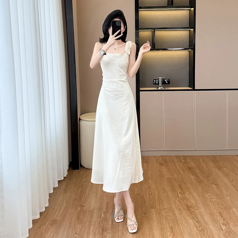 夏季新款法式优雅气质吊带蝴蝶结显瘦连衣裙