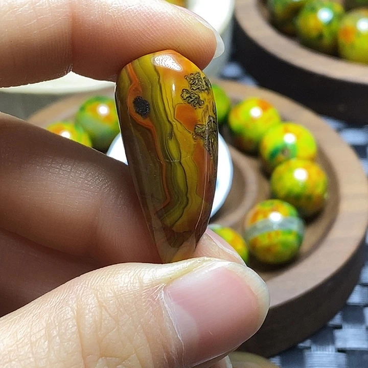 朋***杯玛瑙/玉髓未镶嵌颈饰