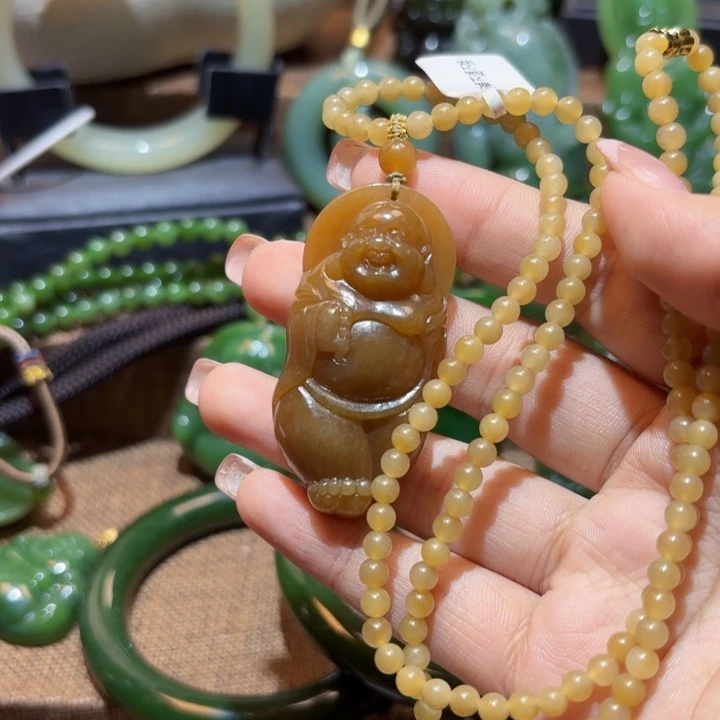 颈饰未镶嵌和田玉