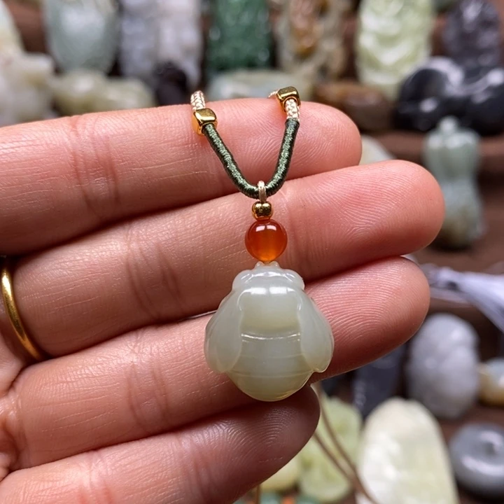 和田玉颈饰未镶嵌