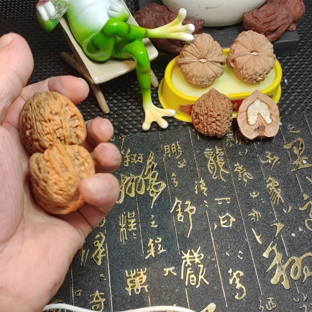 大叶紫檀（黑酸枝木类）密纹红宝石