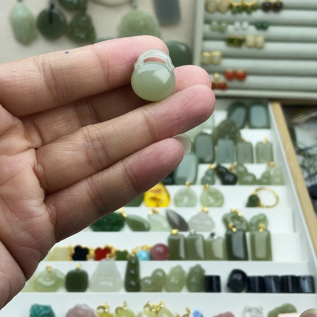 和田玉未镶嵌吊坠(不含链)