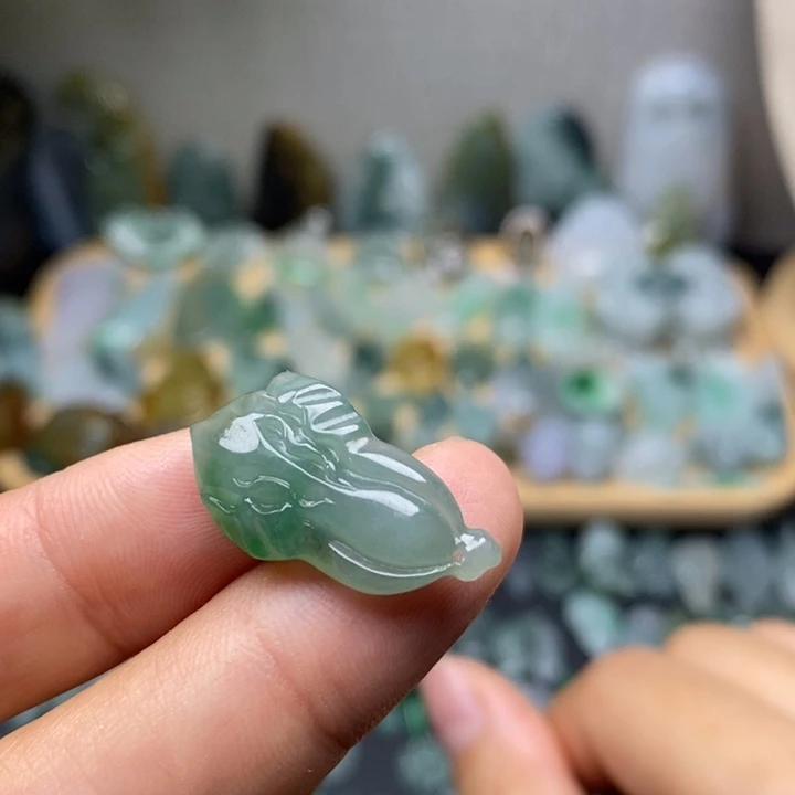 颈饰未镶嵌翡翠白菜