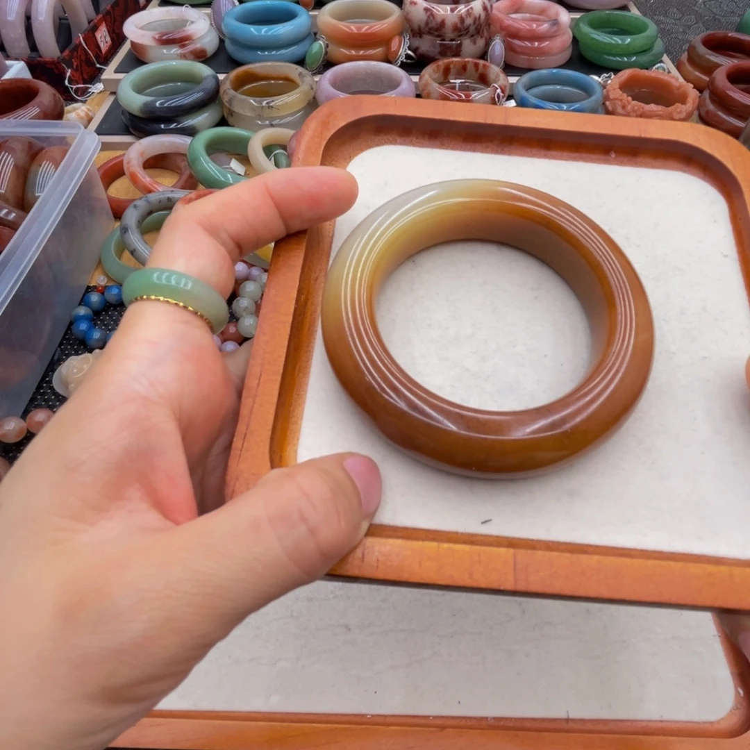 石英岩玉未镶嵌圈口54