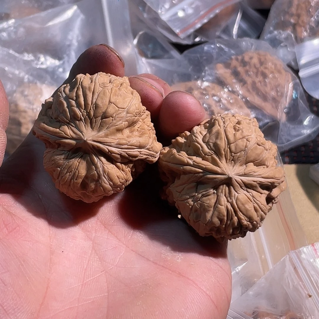 文玩核桃吊坠门墩