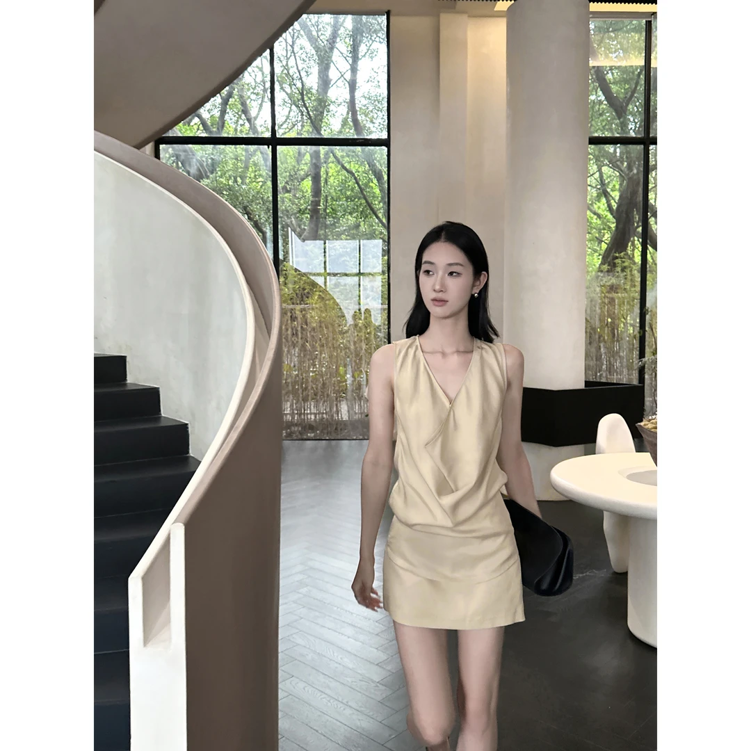 5werkwen 简奢气质挂 荡领无袖上衣半身裙套装