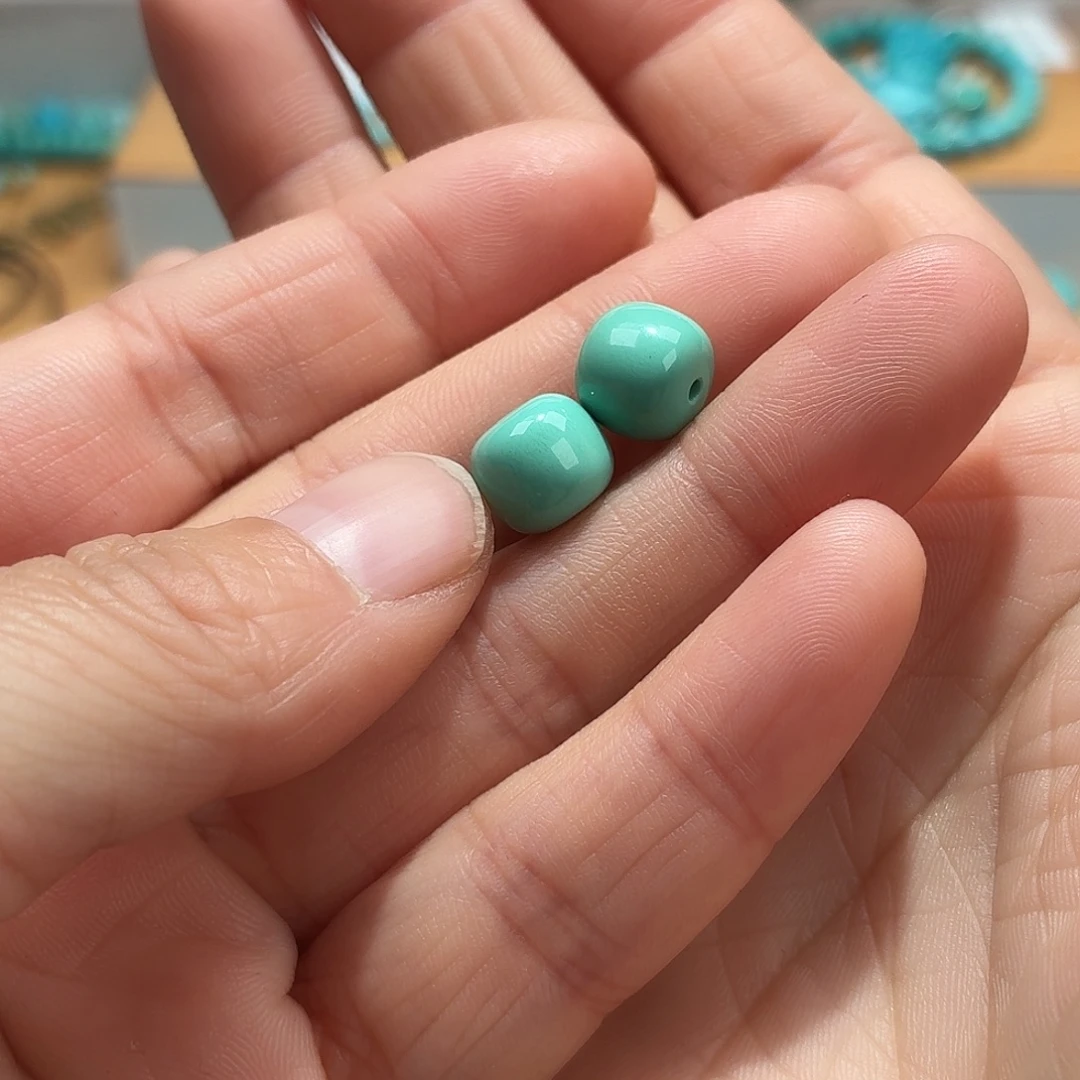 修***罗绿松石未镶嵌珠宝奇石