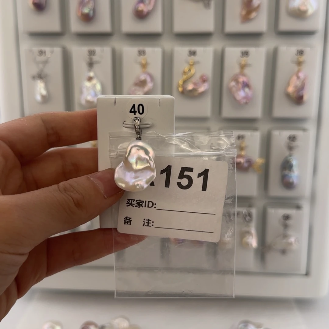 黑***圆淡水珍珠合金颈饰