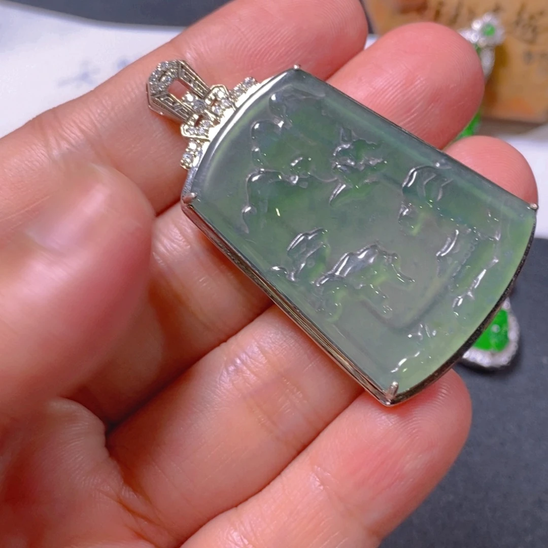 翡翠未镶嵌颈饰