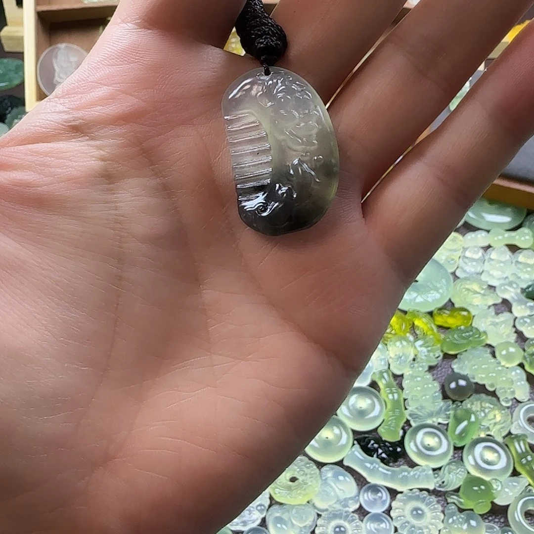 蛇纹石玉未镶嵌岫玉吊坠