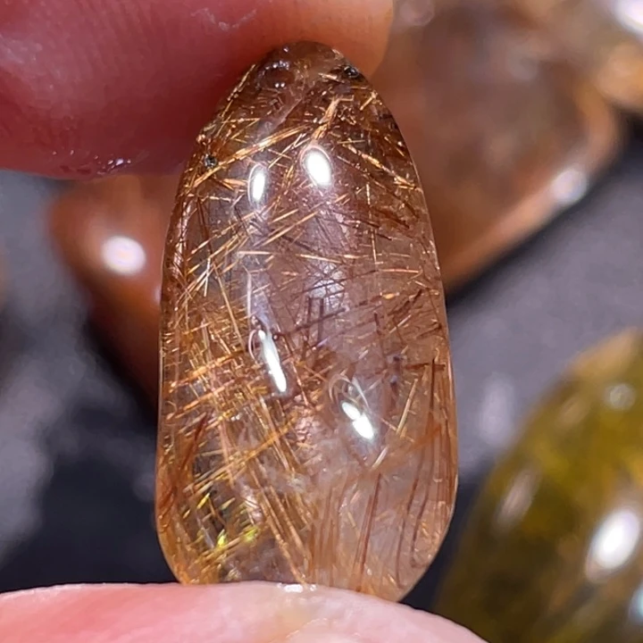 未镶嵌颈饰发晶天**间