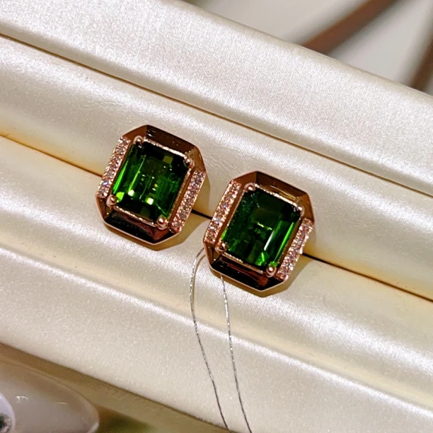 3.47ct 18k金镶嵌碧玺耳饰 3200