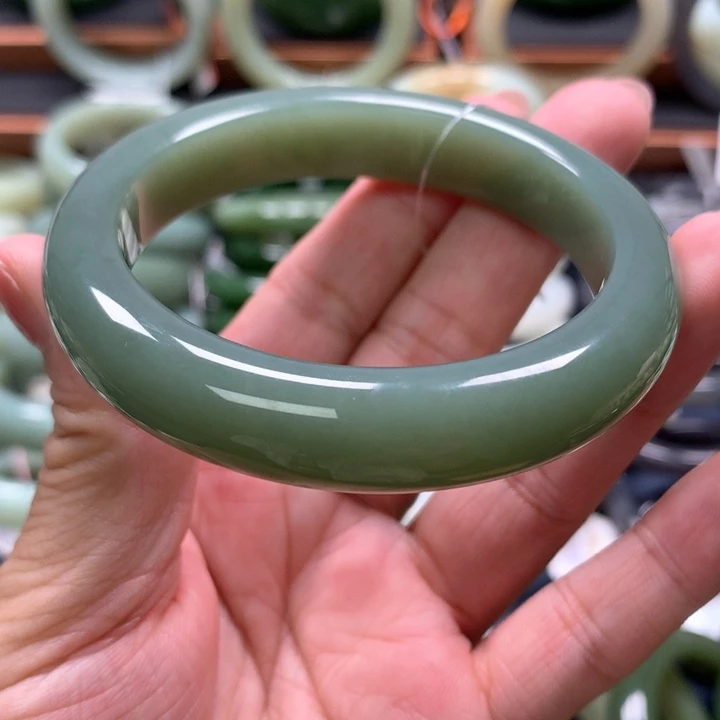 【闪购商品】未镶嵌手镯和田玉