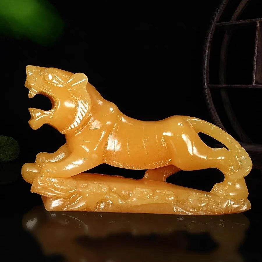 天然老虎摆件黄玉老虎招财生肖老虎摆件家居客厅玄关办公室装饰