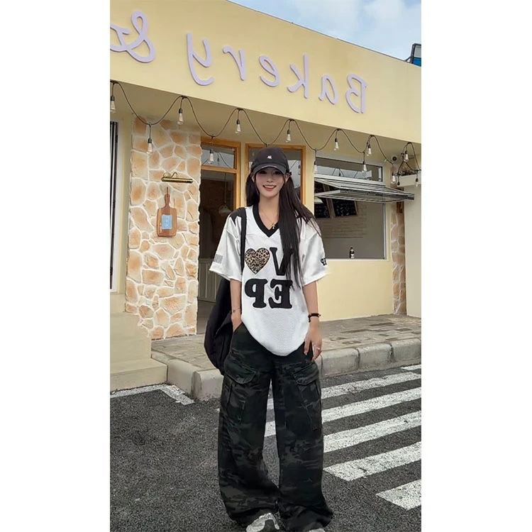 夏季美式2025新款复古V领球衣短袖t袖运动风设计感小众潮牌上衣