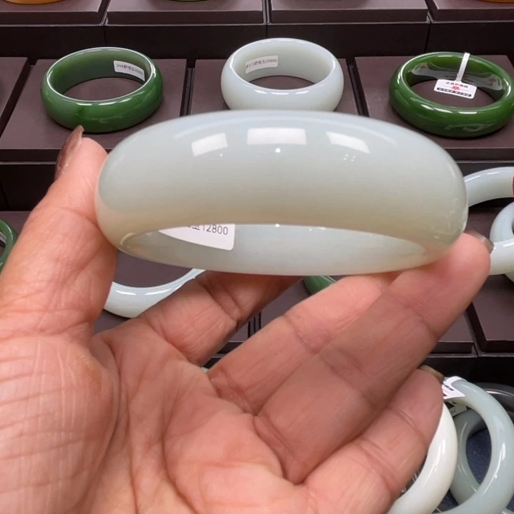 和田玉未镶嵌手镯57.58