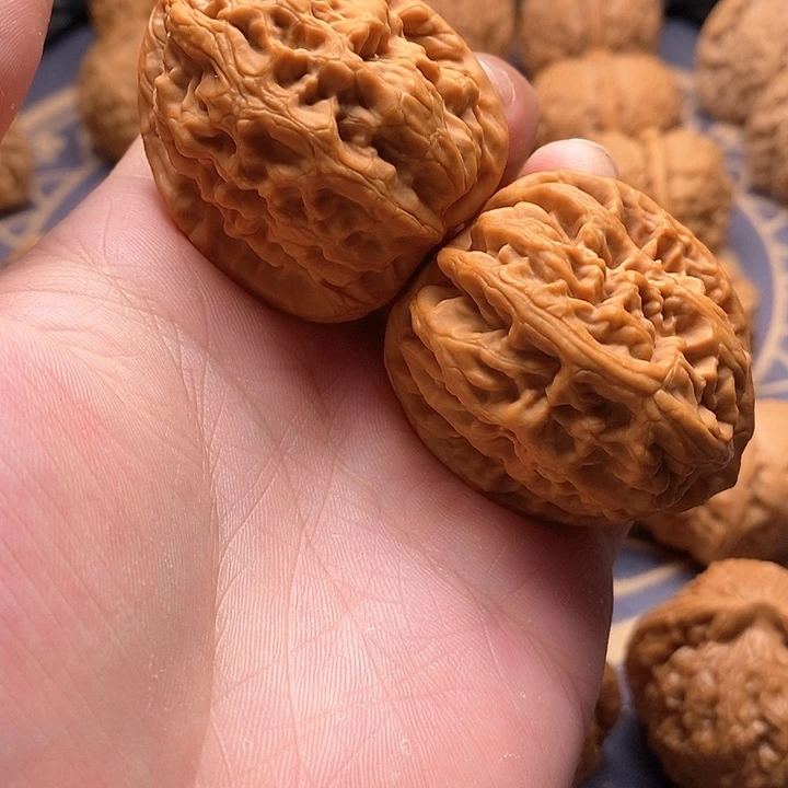 桃核吊坠?****y红锦鲤42