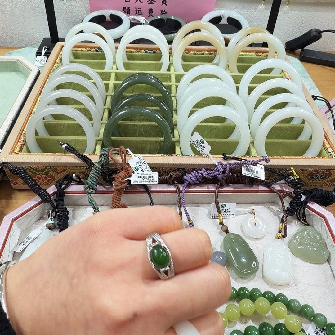 和田玉未镶嵌戒指