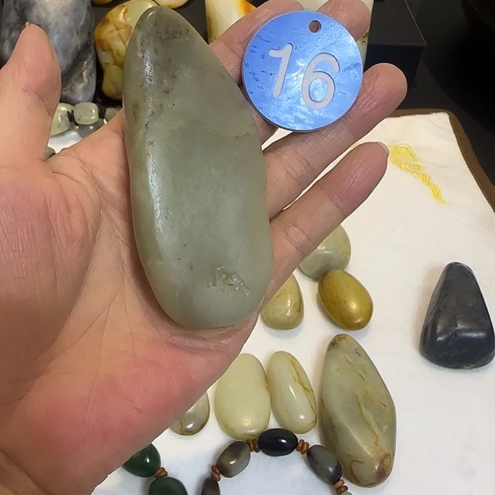和田玉（糖玉）未镶嵌颈饰