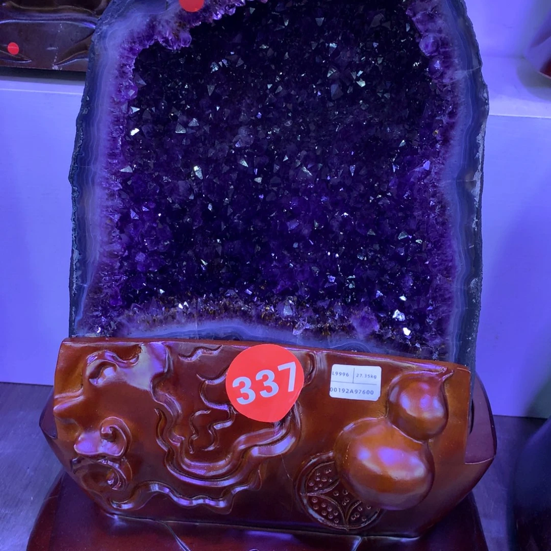 织绣乌拉圭紫水晶