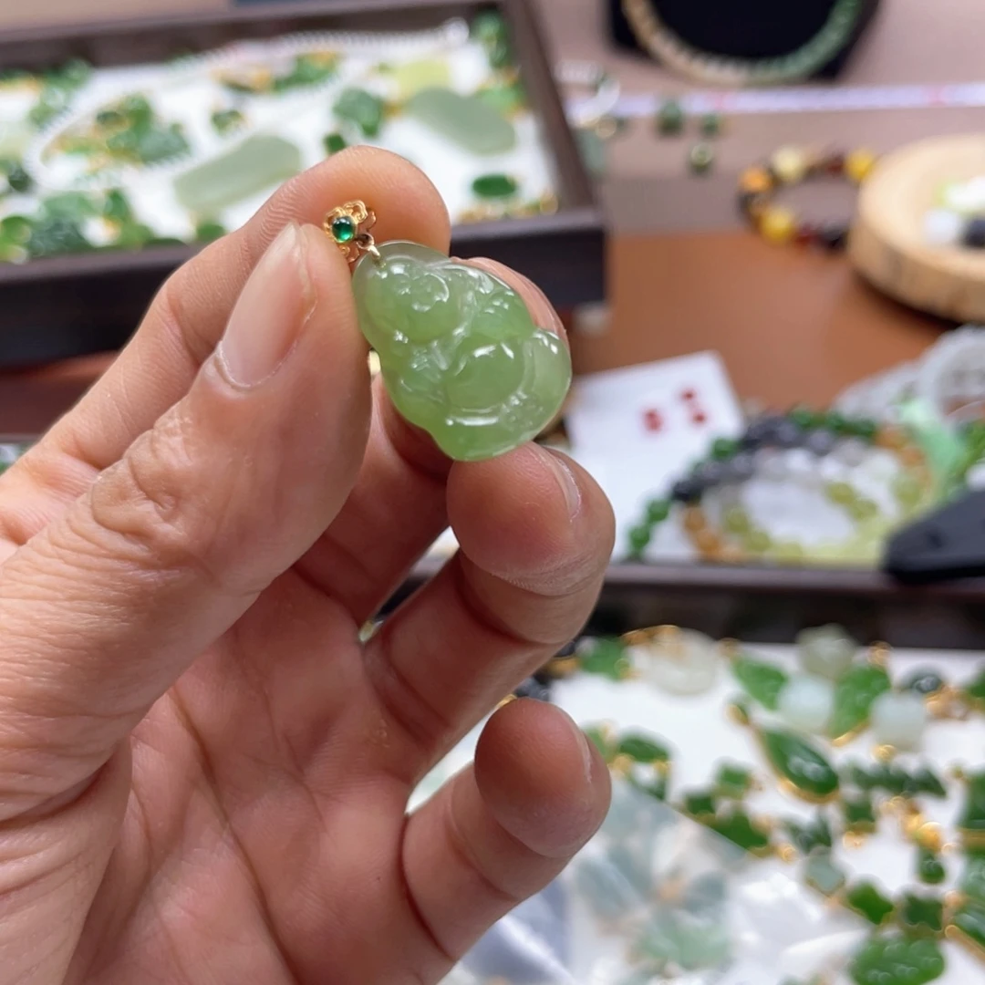 18K金镶嵌手链和田玉（碧玉）