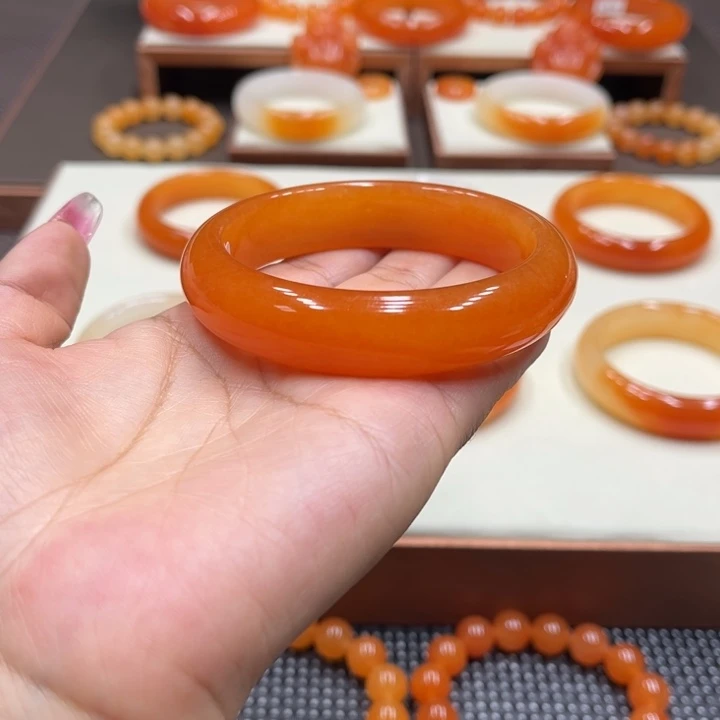 石英质玉（黄龙玉）未镶嵌手镯