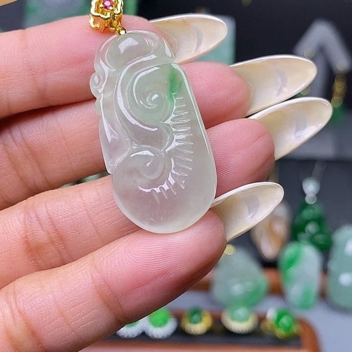 吊坠(赠链)未镶嵌翡翠