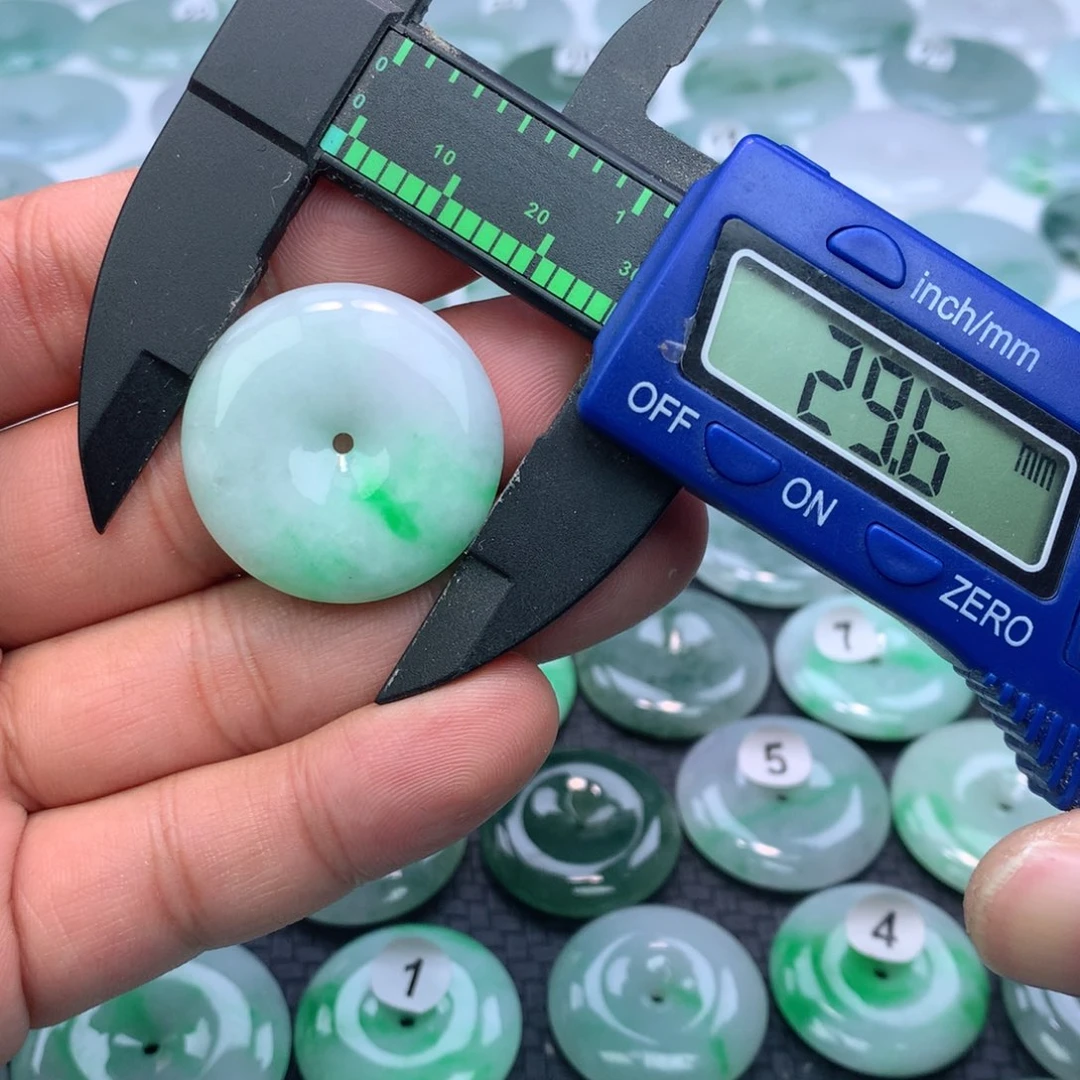 翡翠颈饰未镶嵌缅甸天然A货翡翠