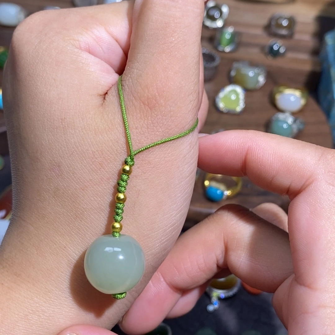 未镶嵌戒指和田玉