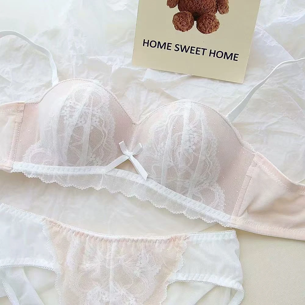 小胸聚拢内衣女纯欲蕾丝无钢圈半杯显大防滑无肩带性感文胸罩套装