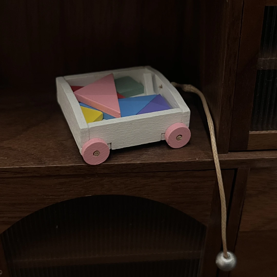 Dollhouse娃娃屋迷你七巧板积木小方车玩具小布娃娃屋BJD玩具